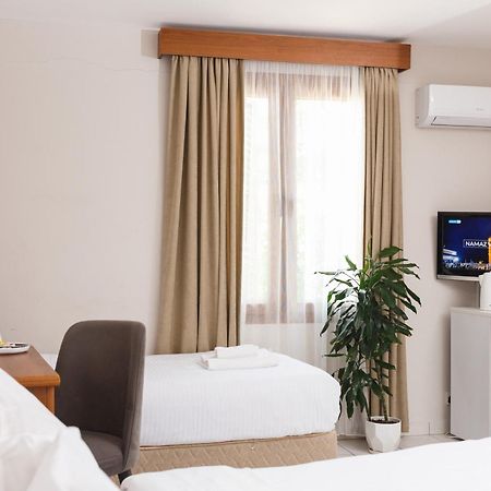 Homelike Guest House Кіренія Екстер'єр фото