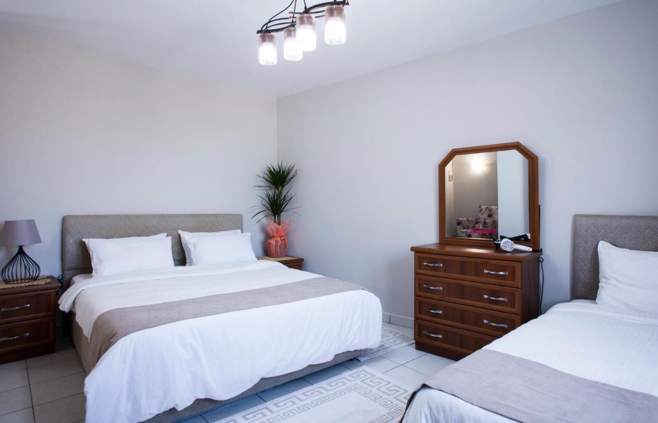 Homelike Guest House Кіренія Екстер'єр фото