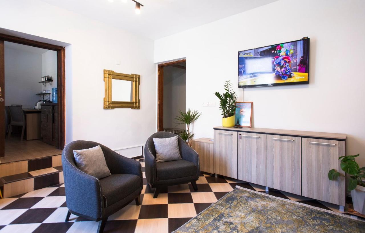 Homelike Guest House Кіренія Екстер'єр фото