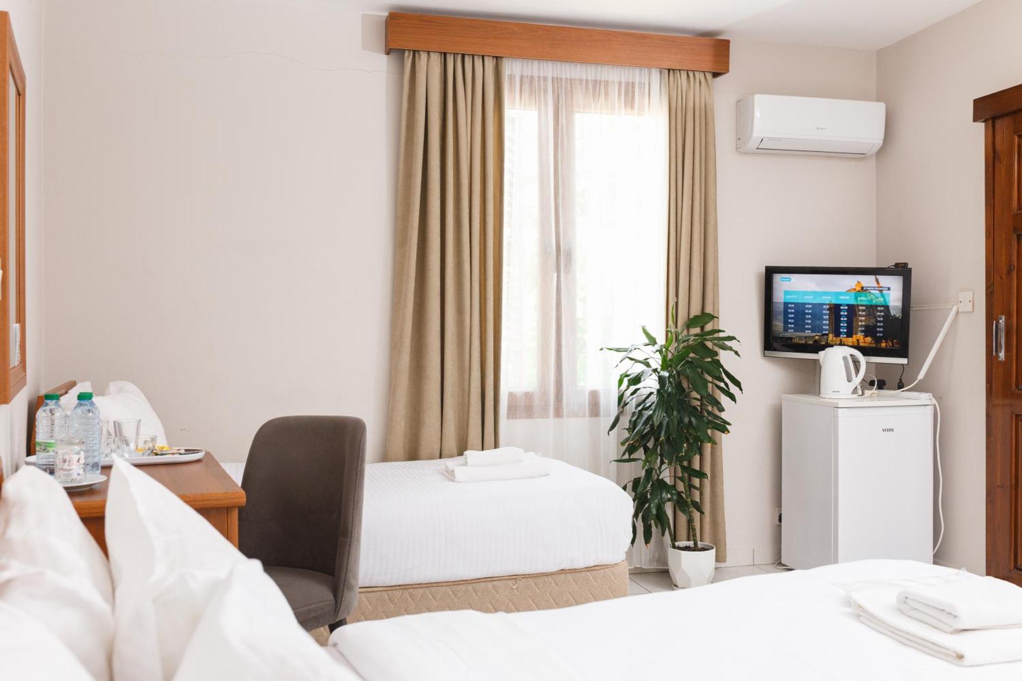 Homelike Guest House Кіренія Екстер'єр фото