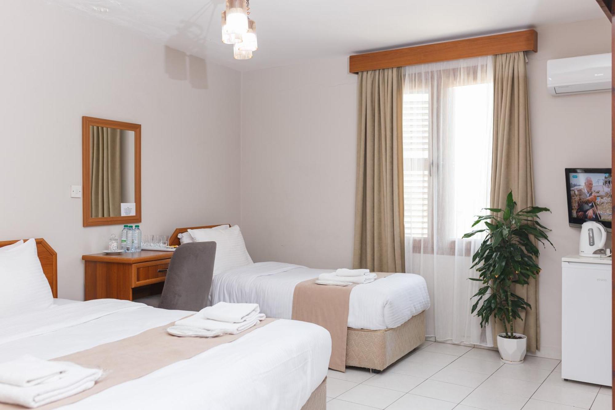 Homelike Guest House Кіренія Екстер'єр фото